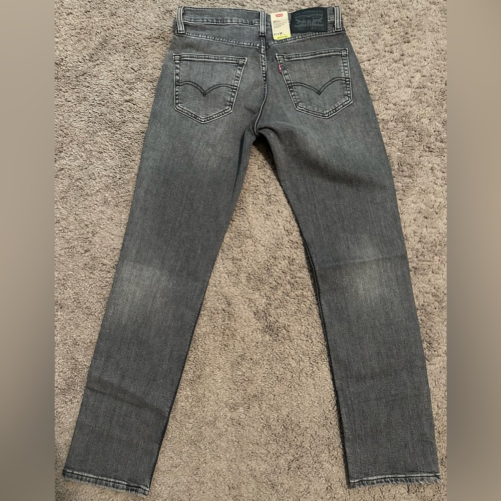 Levi’s men’s gray jeans 31x32 - new with tags